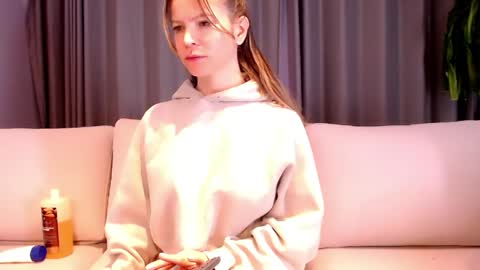 Anna online show from 04.28.26