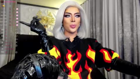 Snapshot of cherryharper chatting on 01.18.25 THE ALPHA GODDESSOFSEXUALDESIRE online show from 01.18.25