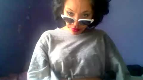 Snapshot of cherryhillss chatting on 10.30.25 cherryhillss online show from 10.30.25