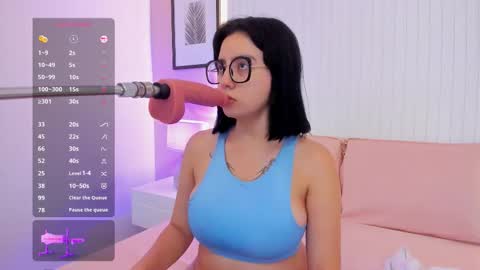 Snapshot of cherryl_blosom_ chatting on 10.21.25 Cherryl online show from 10.21.25
