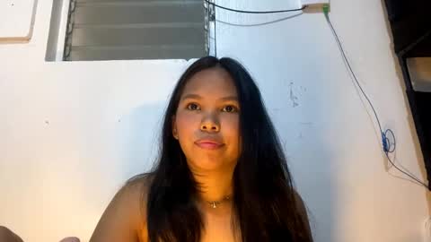 Snapshot of cherrynovax chatting on 05.27.26 Bella online show from 05.27.26