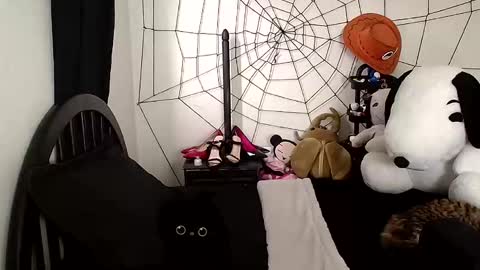 Cherry  online show from 10.15.25