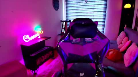 Snapshot of cherryy_bombshelll chatting on 03.18.26 cherry online show from 03.18.26