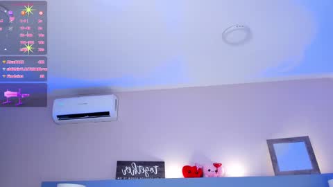 Snapshot of cheryelfox chatting on 03.03.25 cheryelfox online show from 03.03.25