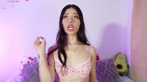 Snapshot of cheryelfox chatting on 10.15.25 cheryelfox online show from 10.15.25