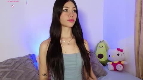 Snapshot of cheryelfox chatting on 11.06.25 cheryelfox online show from 11.06.25