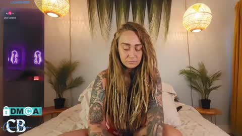 Chevi Blue online show from 03.03.25