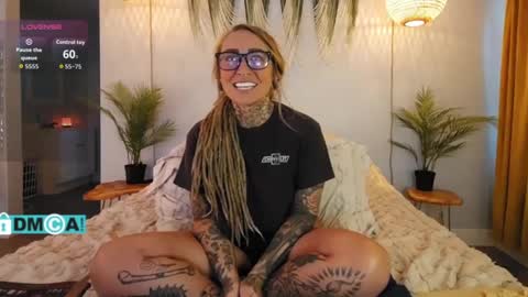 Chevi Blue online show from 09.25.25