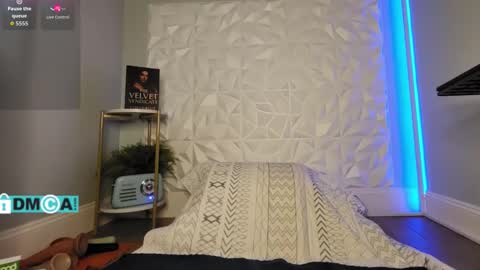 Snapshot of cheviblue chatting on 02.09.26 Chevi Blue online show from 02.09.26