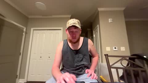 Snapshot of chevycamaro1978 chatting on 02.14.25 chevycamaro1978 online show from 02.14.25