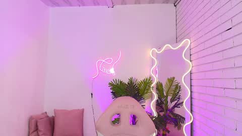 Snapshot of chiara_tay chatting on 02.27.25 Chiara online show from 02.27.25