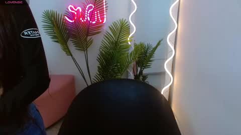 Snapshot of chiara_tay chatting on 03.08.25 Chiara online show from 03.08.25