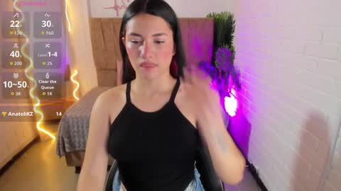 Snapshot of chiara_tay chatting on 09.18.25 Chiara online show from 09.18.25