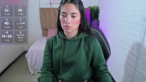 Snapshot of chiara_tay chatting on 09.30.25 Chiara online show from 09.30.25