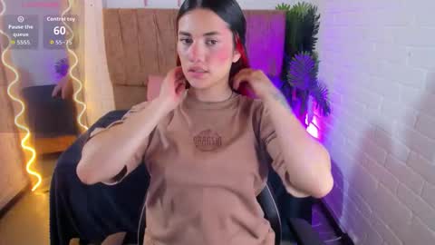 Snapshot of chiara_tay chatting on 10.03.25 Chiara online show from 10.03.25