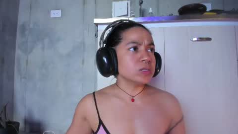 Snapshot of chiarafustox chatting on 06.25.26 Chiara fustox online show from 06.25.26