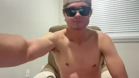 chill_fit_guy online show from 08.07.26