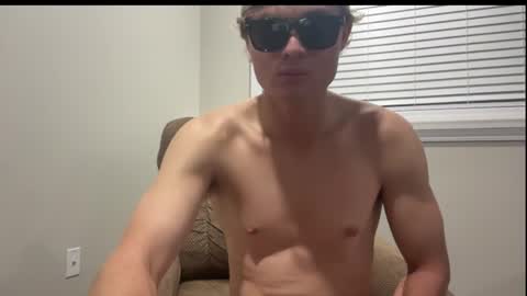 chill_fit_guy online show from 08.08.26