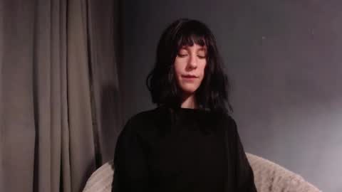 Snapshot of chill_julie chatting on 11.27.25 Juliet online show from 11.27.25