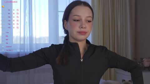 Nicole online show from 09.10.25