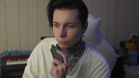 Snapshot of chillguy2k chatting on 01.06.25 Rick online show from 01.06.25