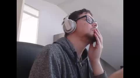 Snapshot of chillzonecam chatting on 09.26.25 chillzonecam online show from 09.26.25