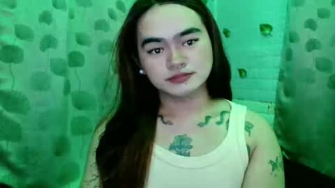 Snapshot of chinny_fuckdoll chatting on 10.22.25 chinny_fuckdoll online show from 10.22.25