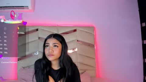 Snapshot of chiquicute chatting on 09.15.25 laura online show from 09.15.25