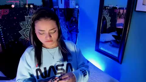 Chloeallennn  online show from 04.29.26