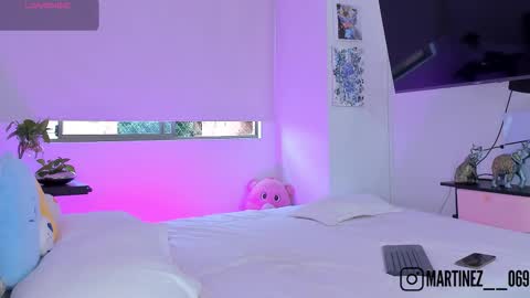 Snapshot of chloe__daviss chatting on 10.17.25 CHLOE online show from 10.17.25