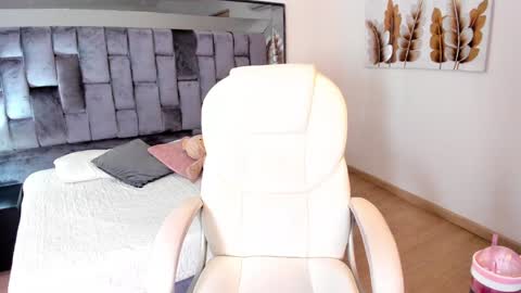 Chloe online show from 01.24.25