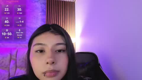 chloe_bluee_ online show from 04.17.26