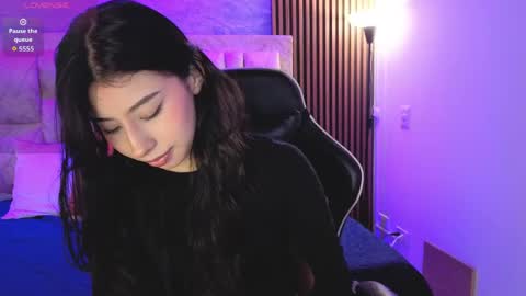 chloe_bluee_ online show from 04.21.26