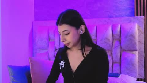 chloe_bluee_ online show from 04.30.26
