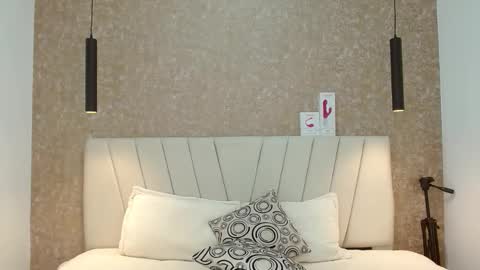 Abby 19 years online show from 01.25.25