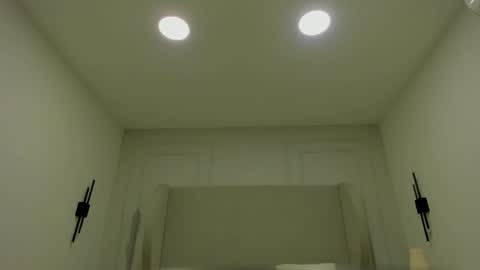 Snapshot of chloe_dee_ chatting on 12.19.25 Chloe online show from 12.19.25