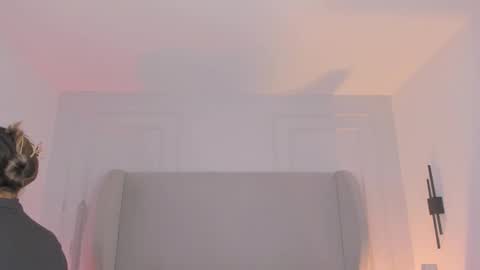 Snapshot of chloe_dee_ chatting on 12.22.25 Chloe online show from 12.22.25