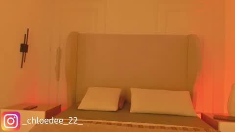 Snapshot of chloe_dee_ chatting on 02.12.26 Chloe online show from 02.12.26