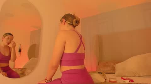 Snapshot of chloe_dee_ chatting on 03.20.26 Chloe online show from 03.20.26