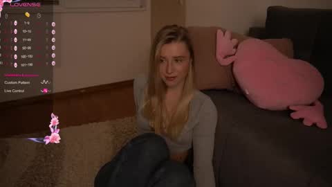 Arianaa Mourrr online show from 12.20.25