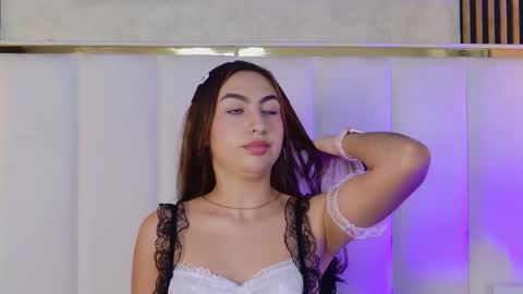 Chloe  online show from 11.24.25