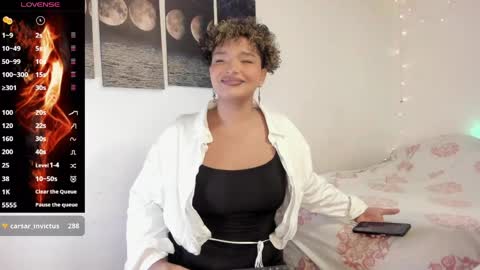 Snapshot of chloe_kisses chatting on 06.02.26 chloe_kisses online show from 06.02.26