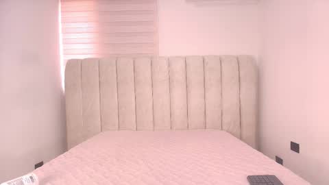 chloe_leroy online show from 11.21.25