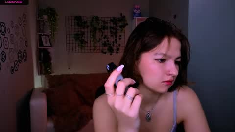 Snapshot of chloe_ley chatting on 05.25.26 chloe_ley online show from 05.25.26