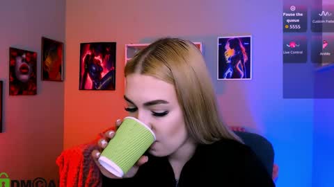 Snapshot of chloe_ley chatting on 05.27.26 chloe_ley online show from 05.27.26