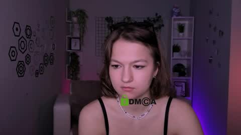 Snapshot of chloe_ley chatting on 06.03.26 chloe_ley online show from 06.03.26
