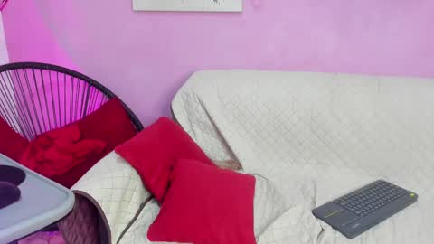 chloe online show from 02.15.25