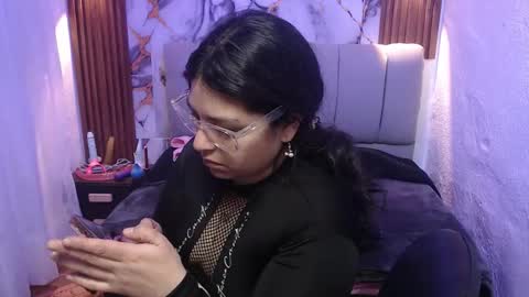 Snapshot of chloe_smith5 chatting on 11.18.25 chloe_smith5 online show from 11.18.25