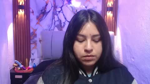 Snapshot of chloe_smith5 chatting on 11.24.25 chloe_smith5 online show from 11.24.25