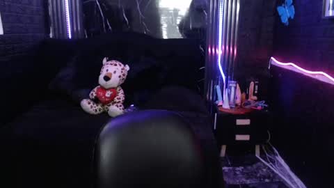 chloe_smith5 online show from 04.22.26